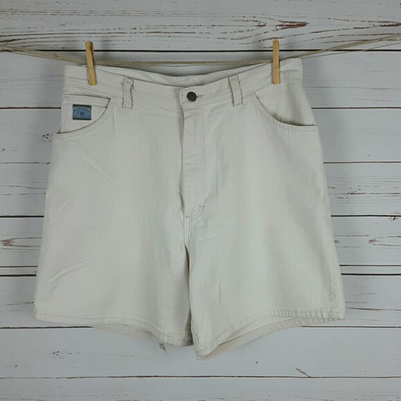 white wrangler shorts